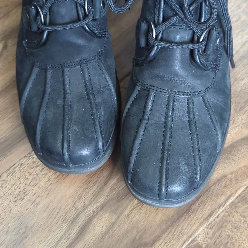 UGG Black Waterpoof Boots Cecile - Picture 3 of 9